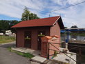 Budova k malé vodní elektrárně na levobřežním mlýnském náhonu Odry, Brzeg.