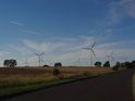 Farma větrných elektráren na východním břehu Štětínského zálivu mezi obcemi Szkoszewo a Siniechowo.