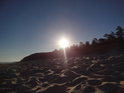 Slunce na pláži se již pořádně opírá do prvních návštěvníků a to je poměrně časné ráno, ovšem teplotně rekordního dne.