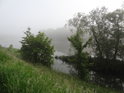Bezejmenný přítok posiluje Odru zleva v Kędzierzyn-Koźle, objem vody je však Iluzorní, způsobený až vlastní řekou.