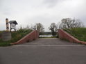 Protipovodňová brána v hrázi Odry u obce Zollbrücke.