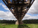 Konstrukce železničního mostu přes Odru u obce Lipiny.