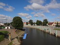 Poloslepé levobřežní rameno Odry, pohled z obloukového mostu, Nowa Sól.