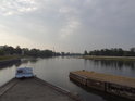 Počátek přístavu Opole, úplně vlevo počíná kanál Młynówka.