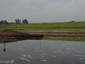 Kanál Wiński vrací vodu do kanálu Młynówka.