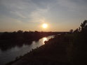  Večerní Slunce nad Odrou u obce Olza.