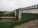 Protipovodňový stupeň na řece Odře nad městem Racibórz v případě potřeby zadrží vodu tak, aby šla kolem vodního díla kanał Ulga.