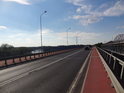 Most Pomorzan pohledem od východu k západu. Vlevo vzadu je vidět Kanał Kurowski.